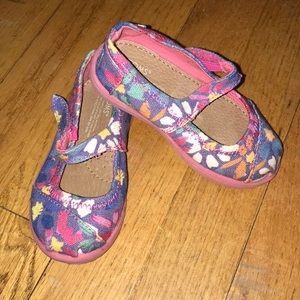Girls Mary Jane Toms. size 6